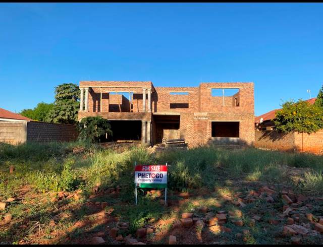 6 BEDROOM HOUSE FOR SALE IN CHROOM PARK